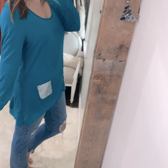 LOGO by Lori Goldstein turquoise top size large with sequin pockets - Picture 2 of 5